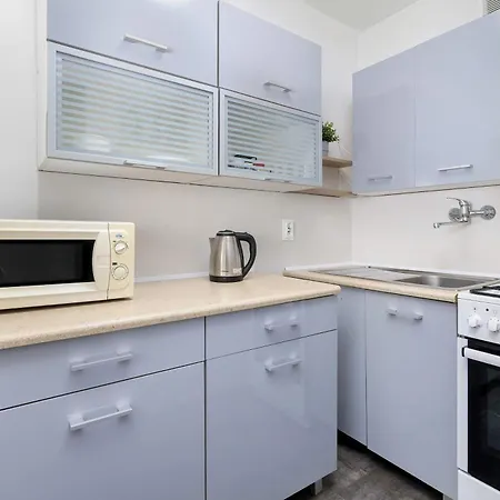 Comfortable One Bedroom Next To The Spodek In By Renters 公寓
