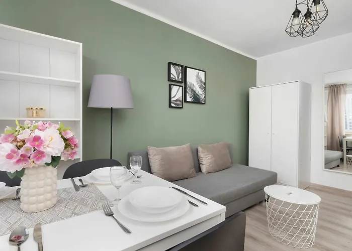 Comfortable One Bedroom Next To The Spodek In By Renters Katowice